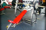 Наклонная скамья со стойками для жима лежа AeroFit IT IT715