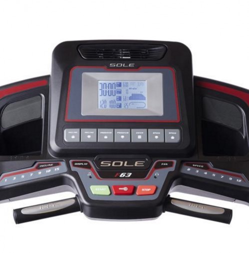 В консоль интегрирован яркий LCD дисплей, позволяющий удобно просматривать все основные параметры тренировки. В консоль интегрирован яркий LCD дисплей, позволяющий удобно просматривать все основные параметры тренировки.